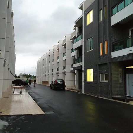 Smile Castle Apartment Luodong Luaran gambar